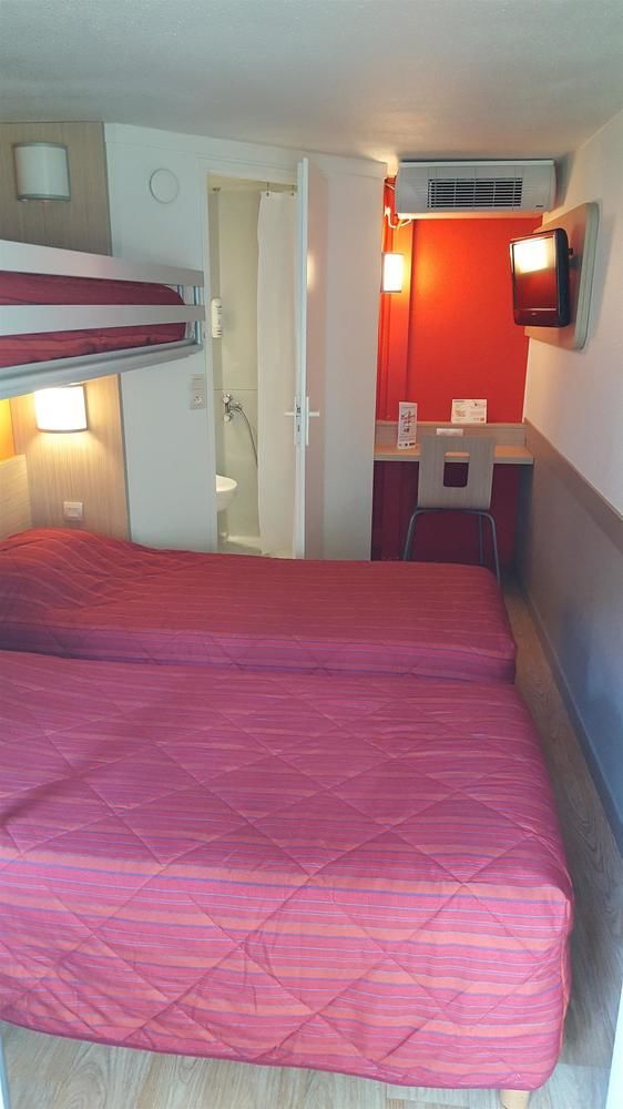Premiere Classe Lyon Est Aeroport Saint Exupery Dış mekan fotoğraf