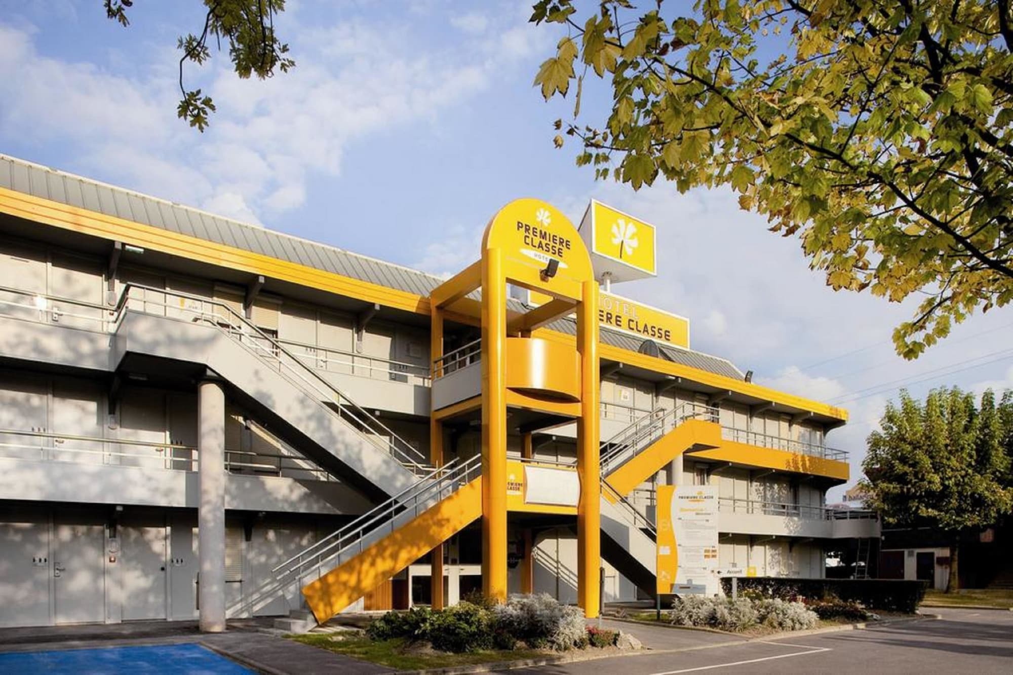 Premiere Classe Lyon Est Aeroport Saint Exupery Dış mekan fotoğraf